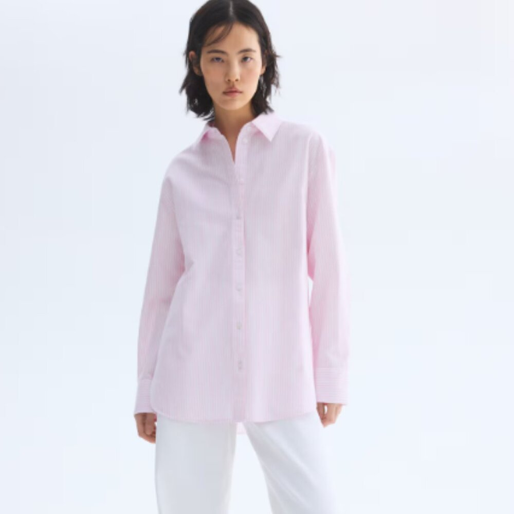 Like New! H&M Women's Light Pink & White Striped Relaxed Fit Oxford Shirt